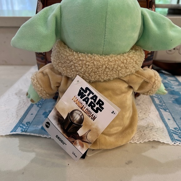 Baby Grogu 8 inch Plush Mandalorian The Child Star Wars Mattel Flat Bottom NWT - Picture 2 of 9